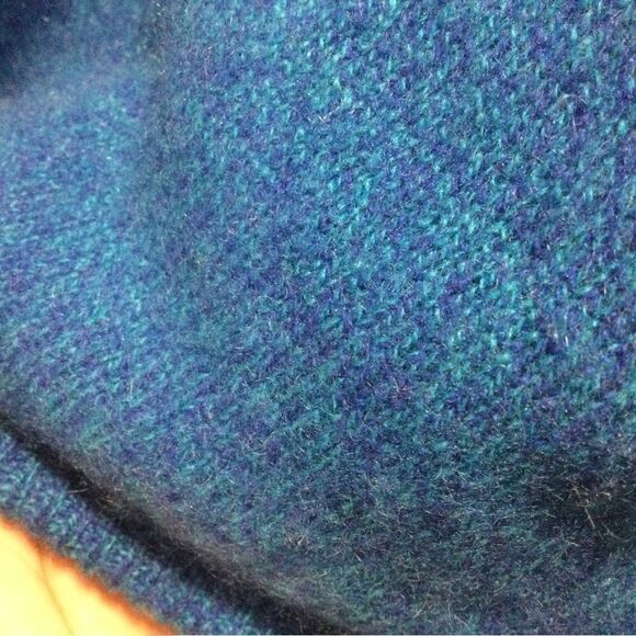 WHITE +WARREN Cashmere Sweater - Picture 7 of 11